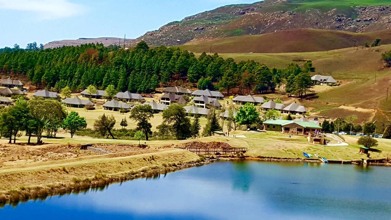 124 Fairways Drakensberg Gardens Villa Underberg Buitenkant foto