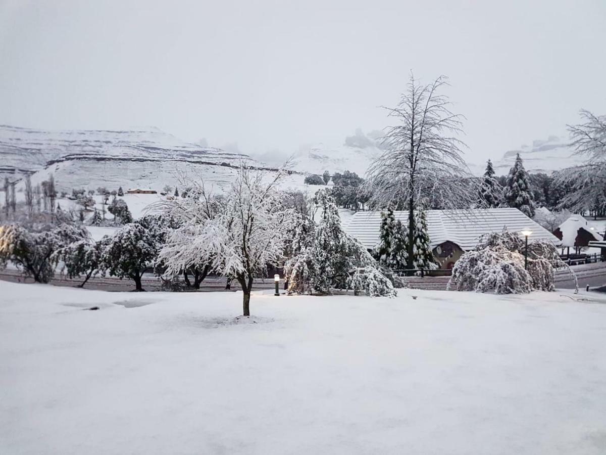 124 Fairways Drakensberg Gardens Villa Underberg Buitenkant foto